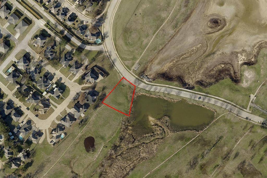 392 Clubhouse Drive, Joshua, TX 76058