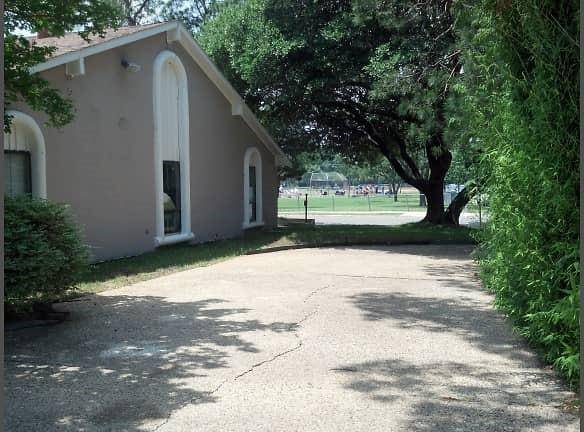 7604 Village Trail Drive, Dallas, TX 75254