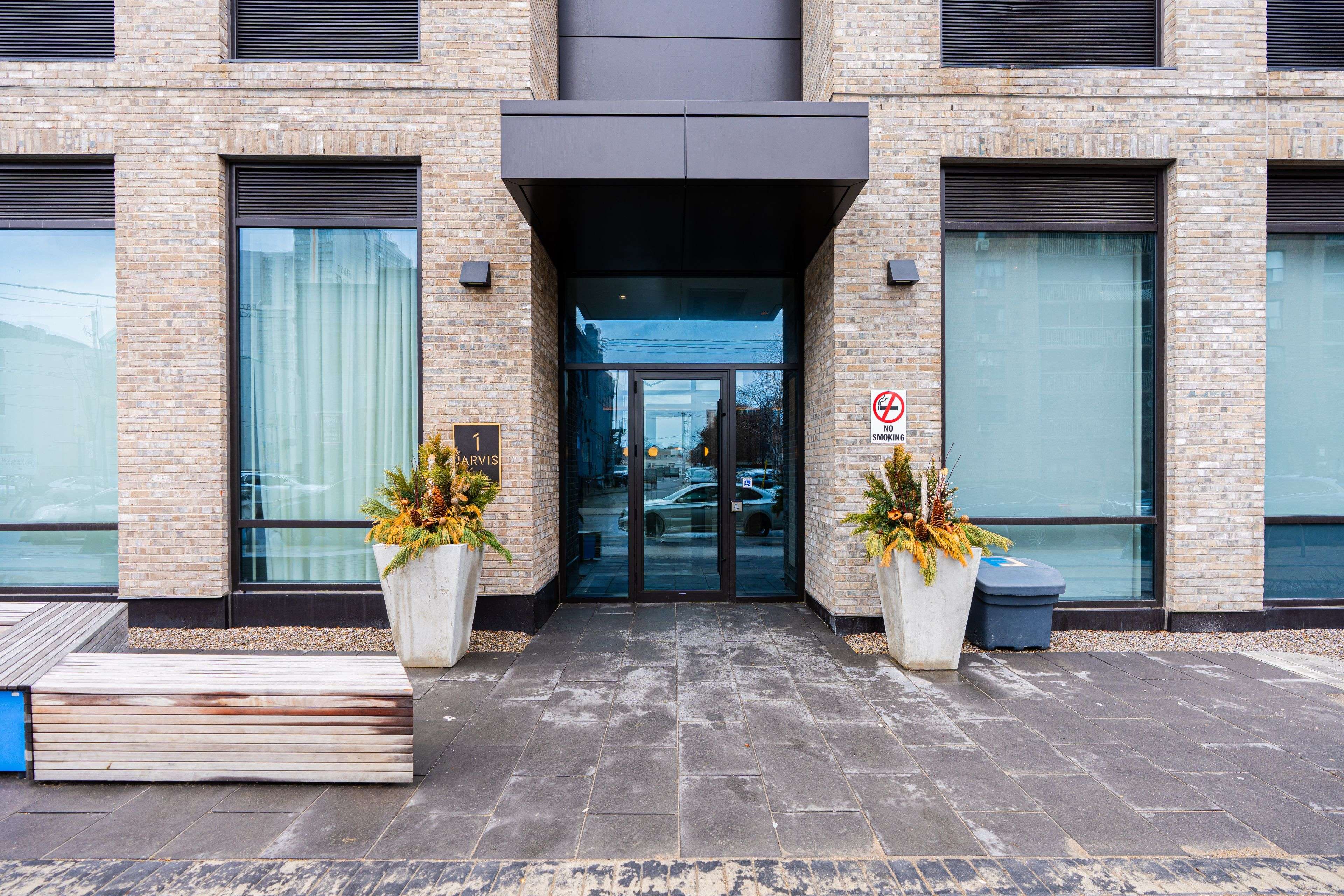1 Jarvis ST #1314, Hamilton, ON L8R 3J2