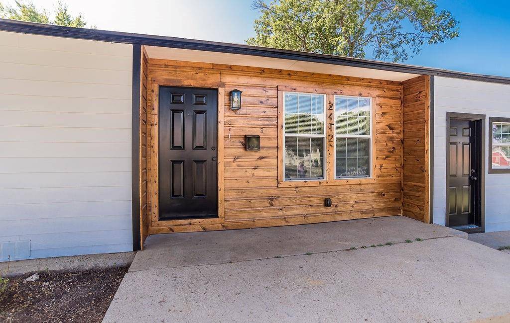 2412 Spiller Street, Fort Worth, TX 76105