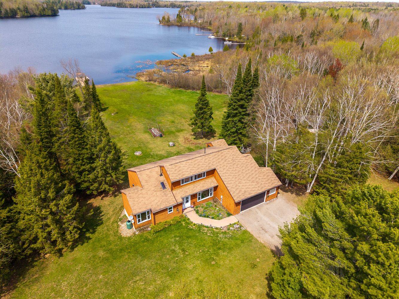 258 Lakeside TRL, Magnetawan, ON P0A 1P0