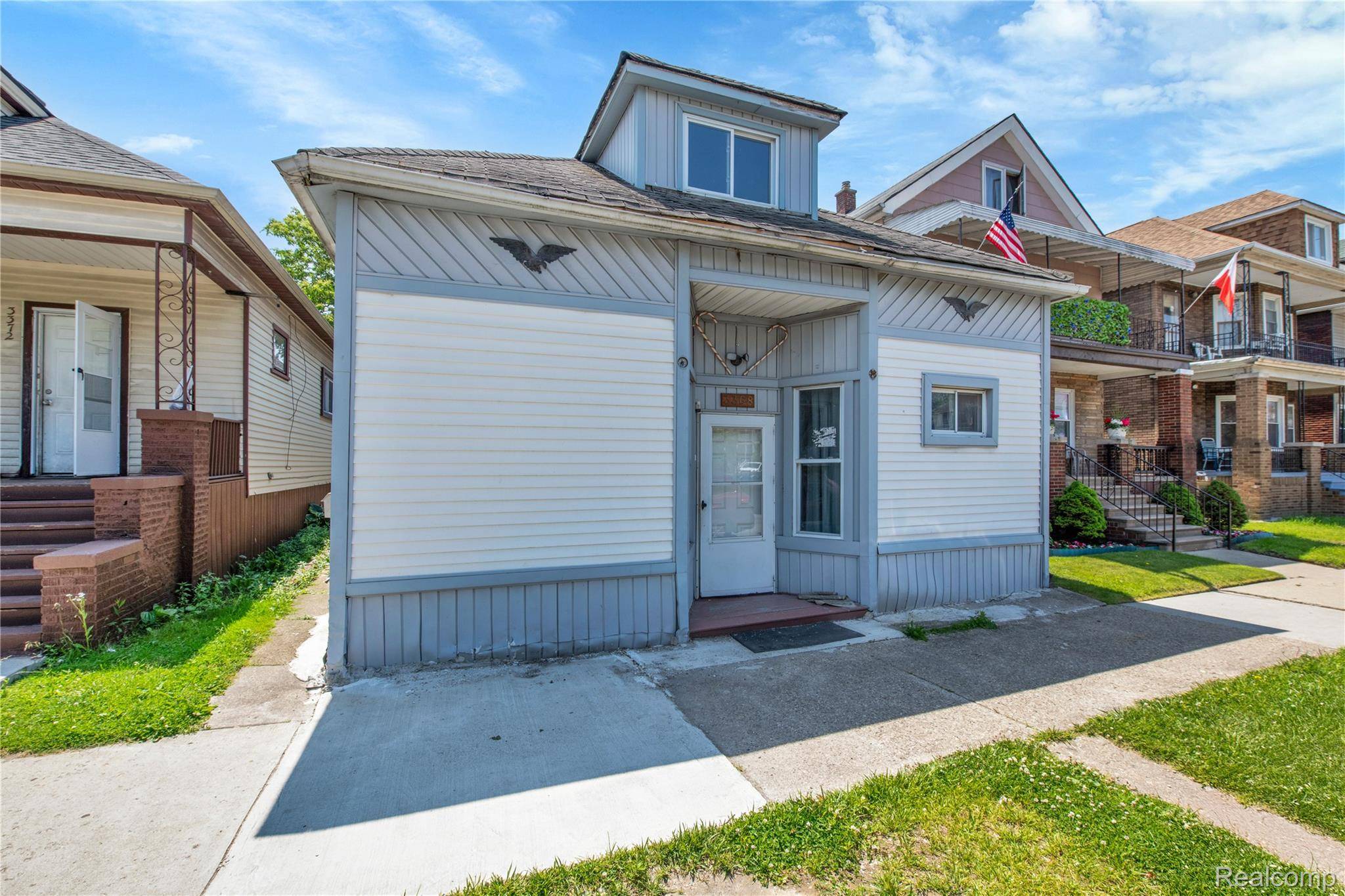 3368 Evaline ST, Hamtramck, MI 48212