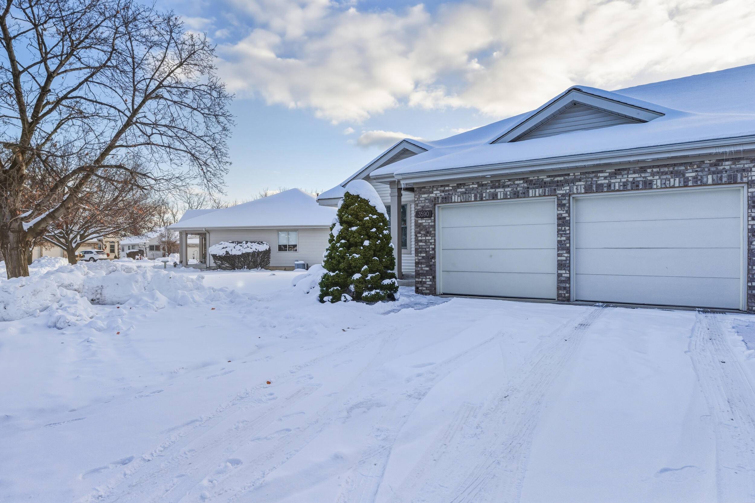 3590 Brook Point DR, Manlius Twp, MI 49419