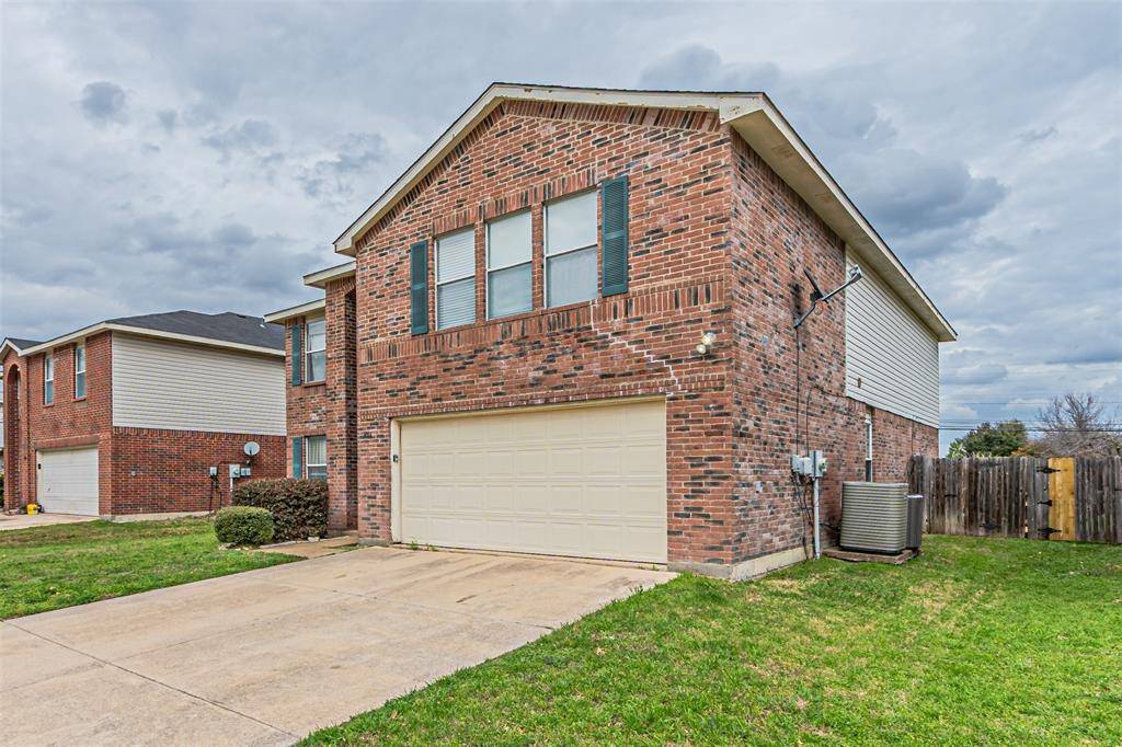 3016 Cesareo Drive, Grand Prairie, TX 75052