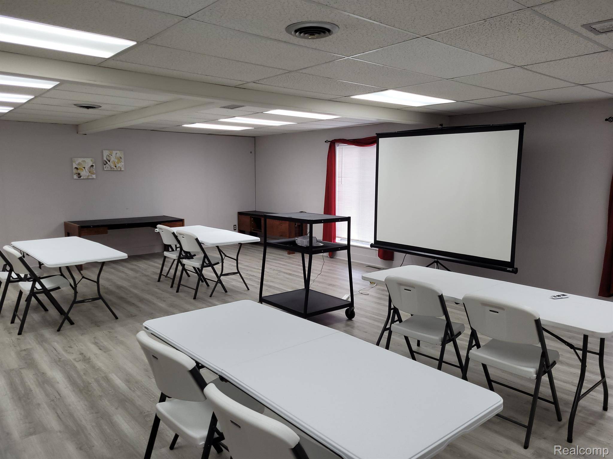 24225 9 MILE Suite 105, Southfield, MI 48033