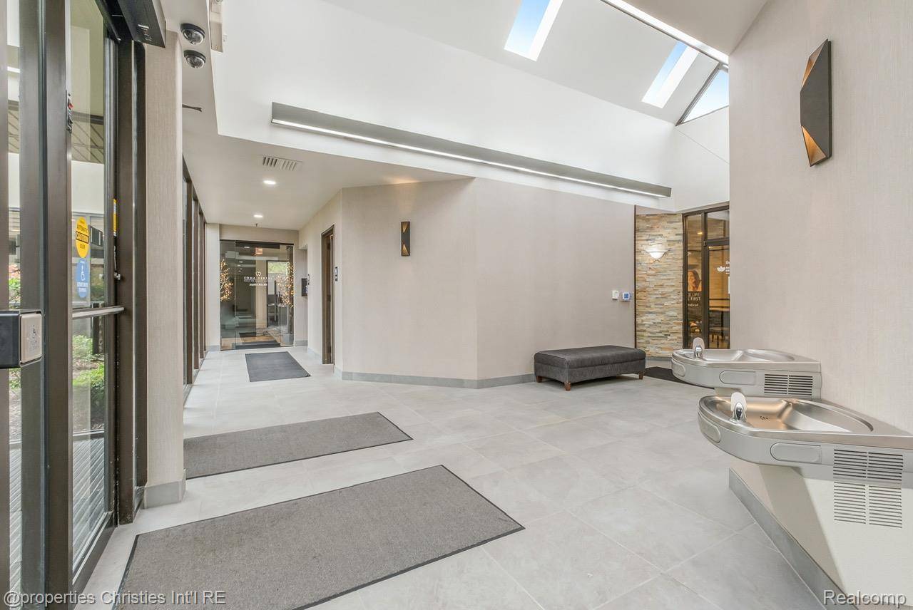 6330 Orchard Lake RD #110, West Bloomfield Charter Township, MI 48322