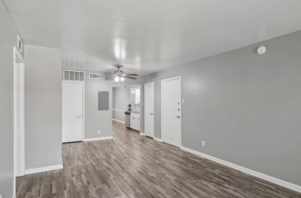 6151 E Mockingbird Lane, Dallas, TX 75214