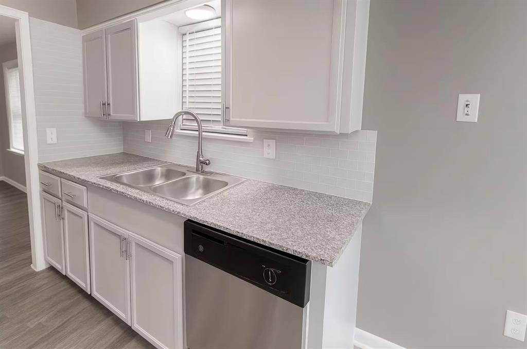 6151 E Mockingbird Lane, Dallas, TX 75214