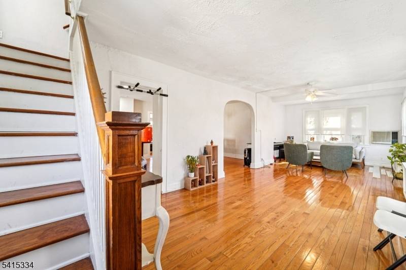 359 Bogert Ave, Ridgewood Village, NJ 07450