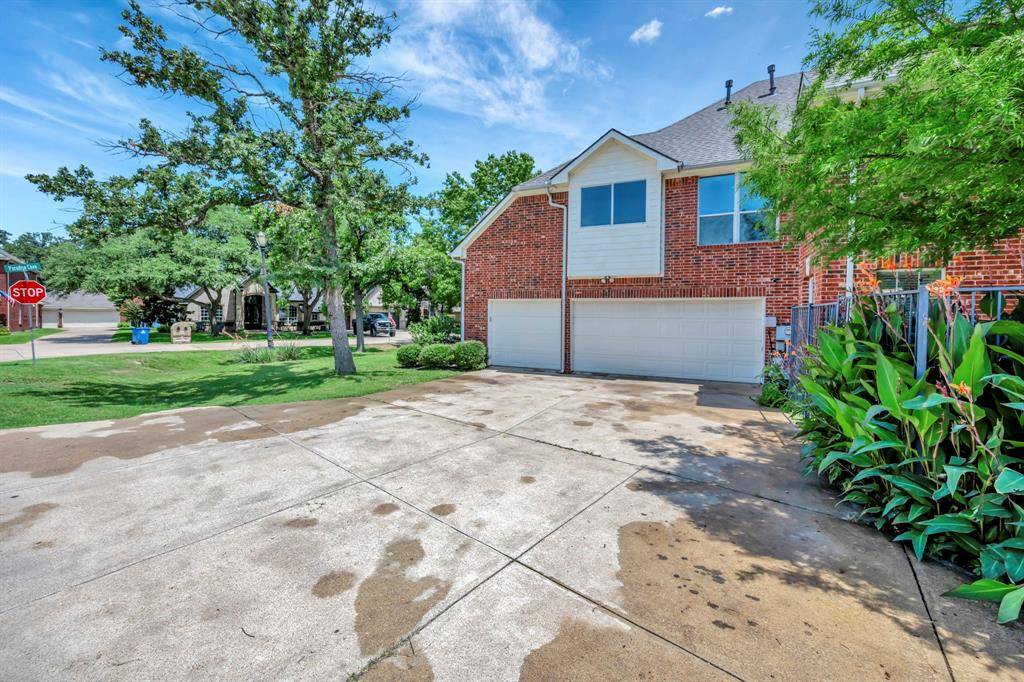 700 N Paradise Cove, Shady Shores, TX 76208