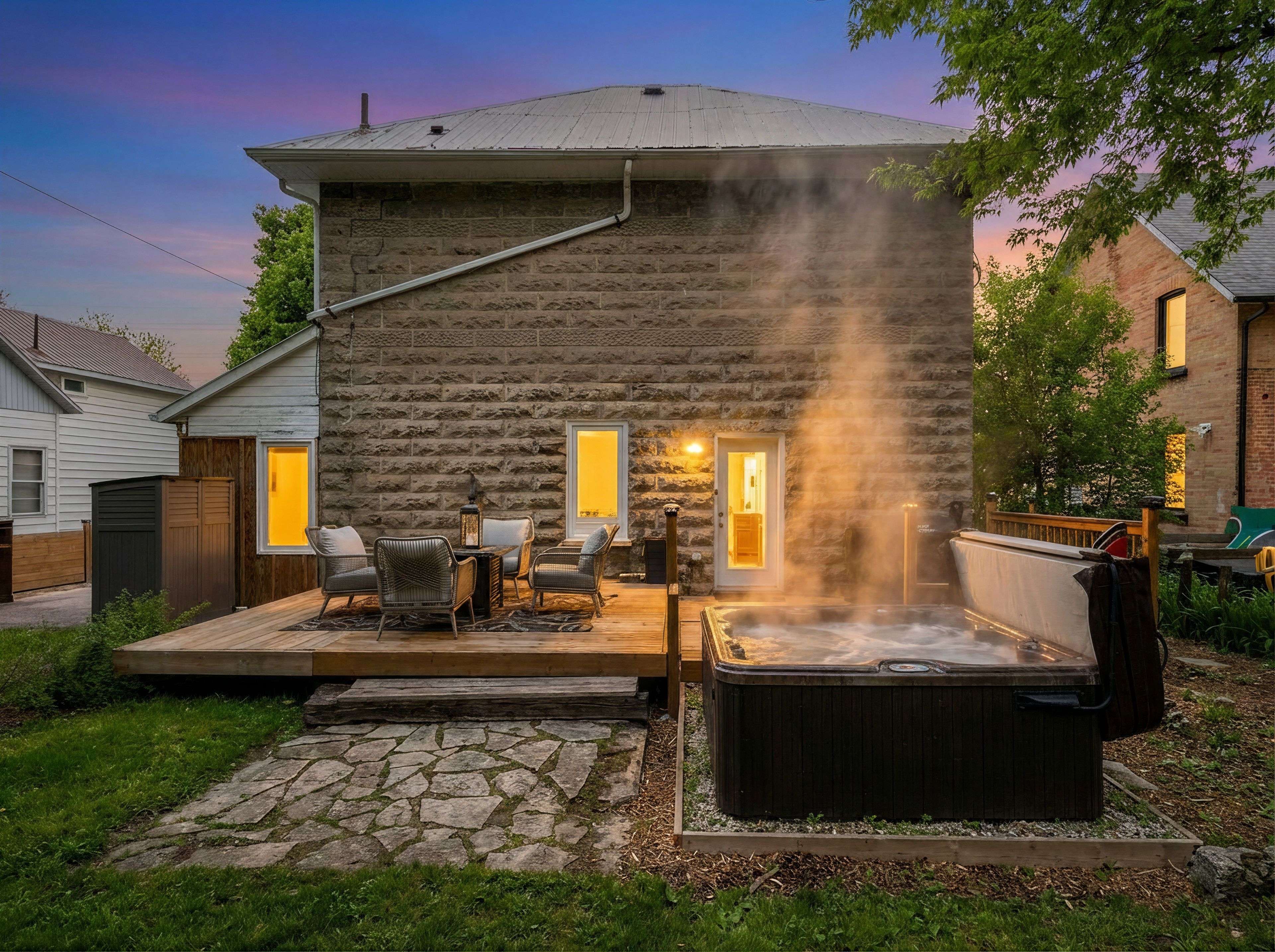 8061 Main ST, Adjala-tosorontio, ON L0M 1J0