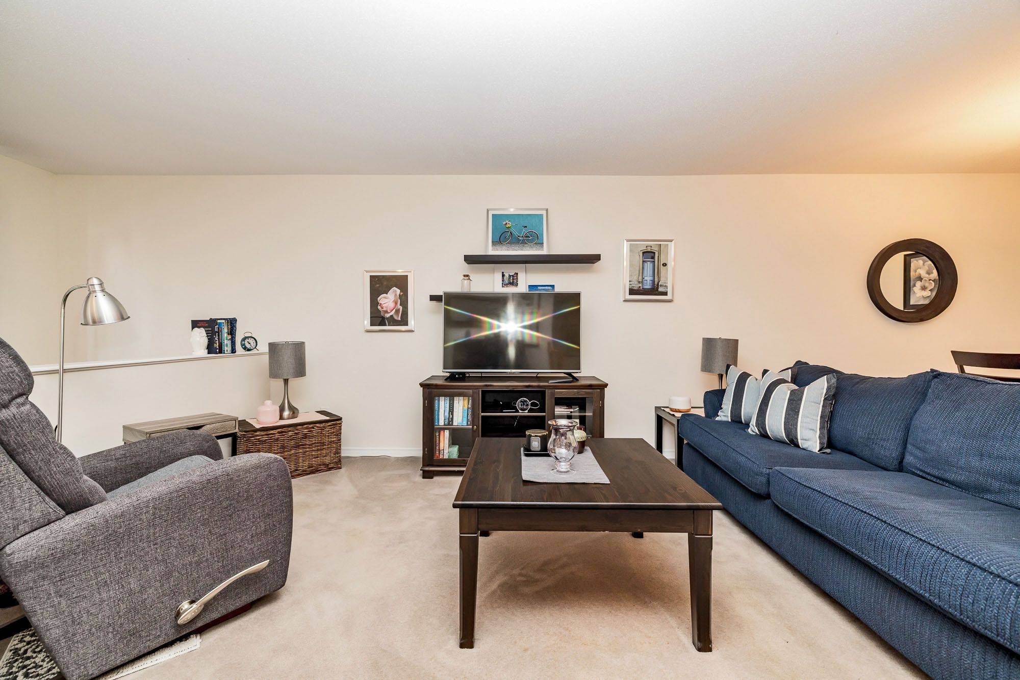 389 Wiffen Private, Bells Corners And South To Fallowfield, ON K2H 1G4