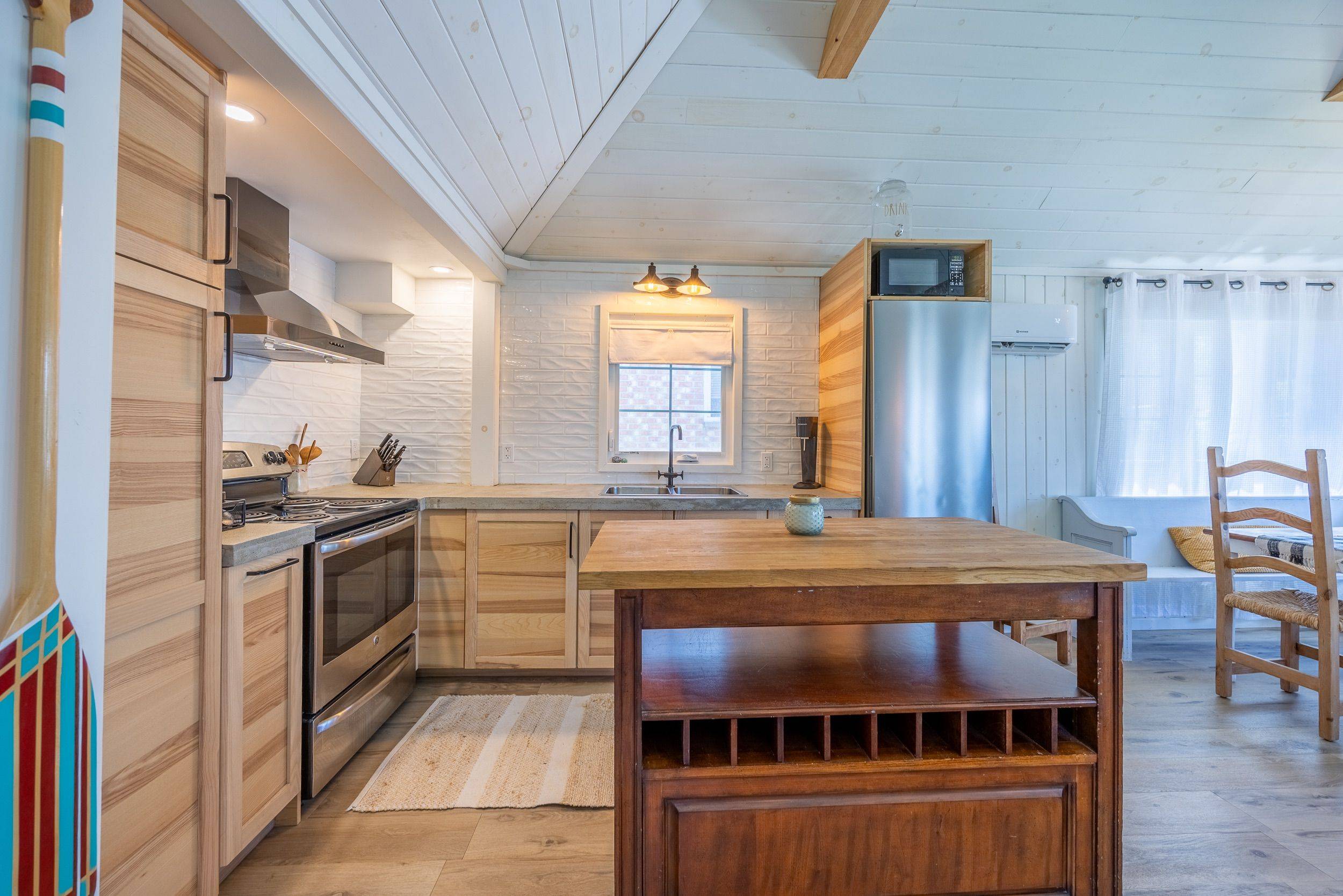 11 Bass LN, Norfolk, ON N0E 1M0