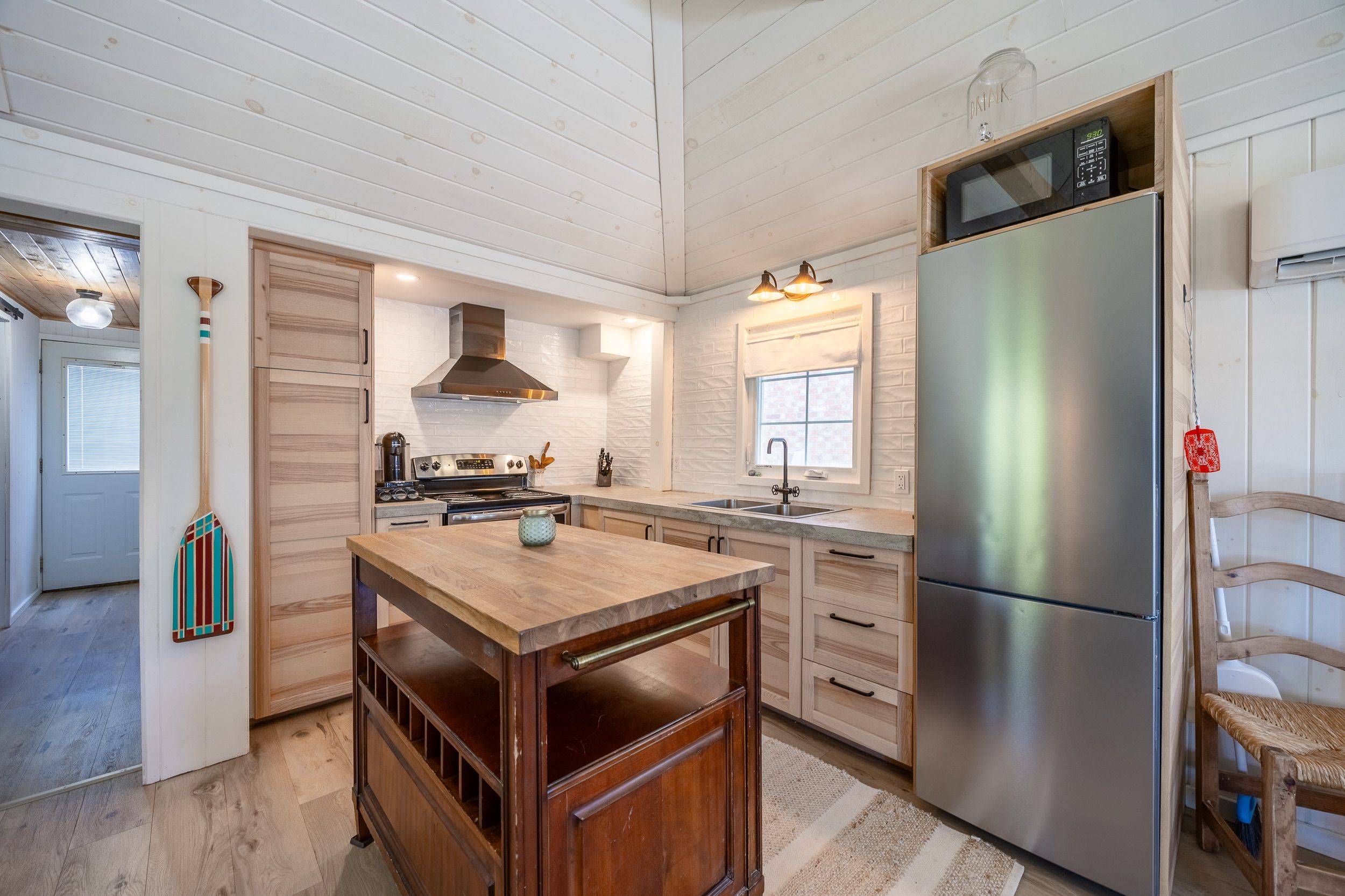 11 Bass LN, Norfolk, ON N0E 1M0