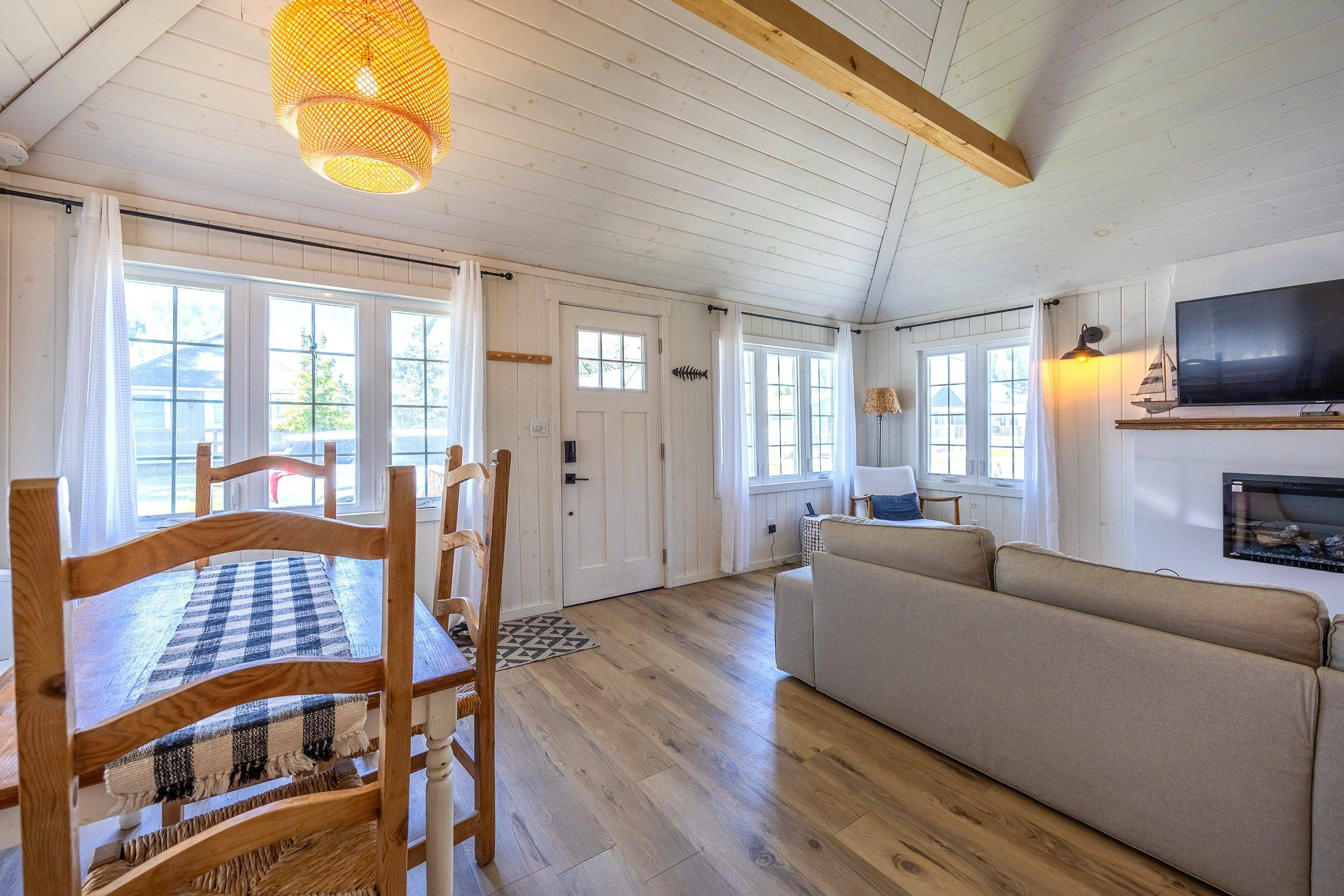 11 Bass LN, Norfolk, ON N0E 1M0