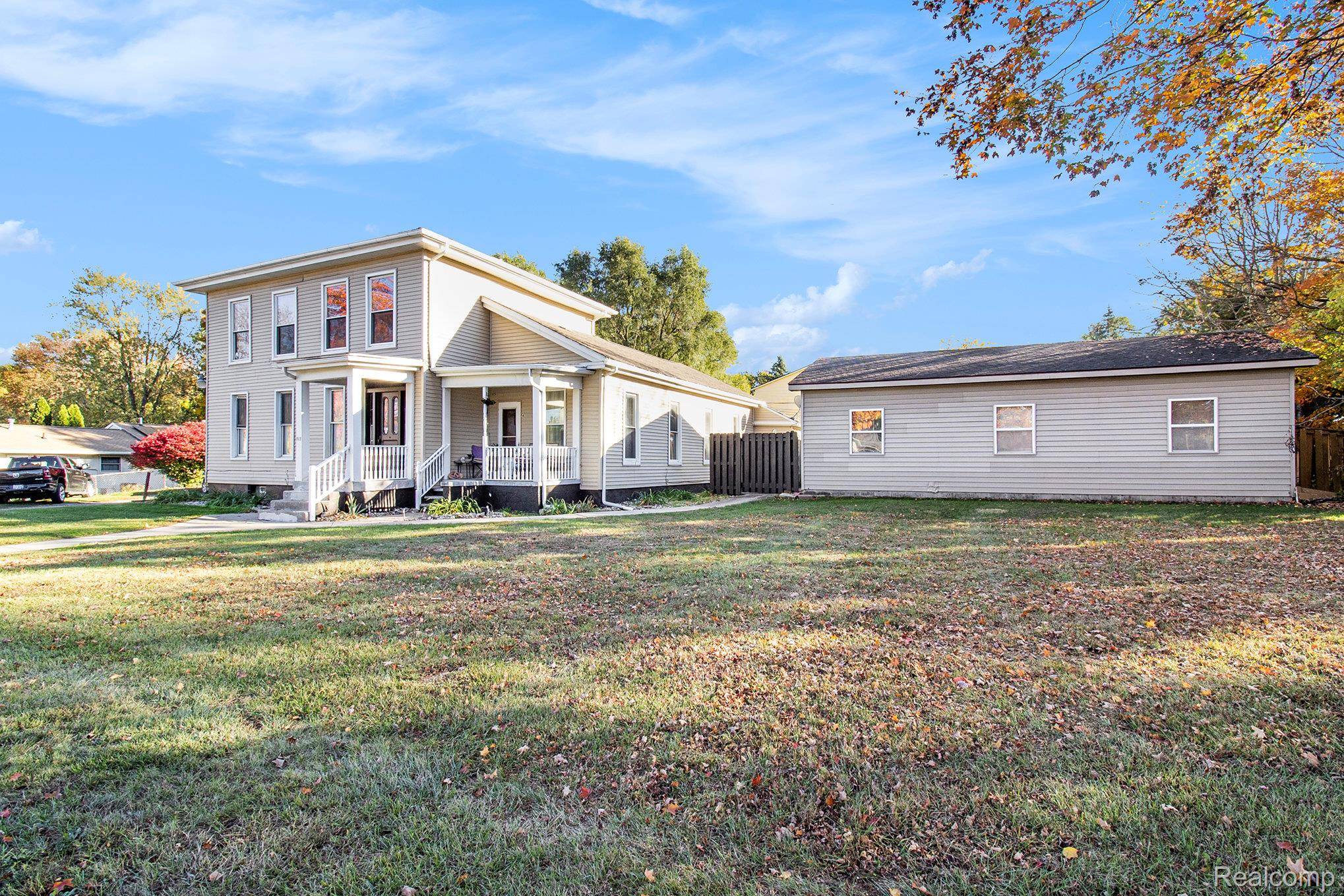 512 E Main ST, Pinckney Village, MI 48169