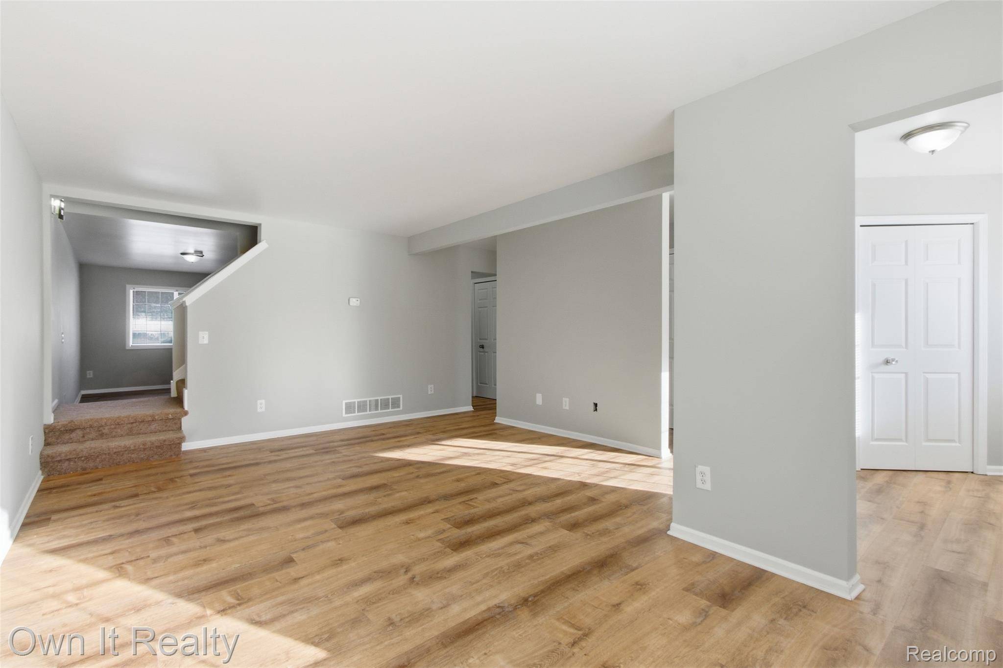 16253 Terrace Village DR, Taylor, MI 48180