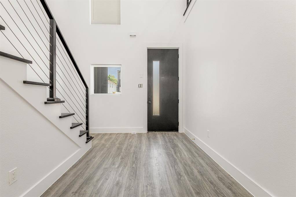 5116 Wynell Street, Dallas, TX 75241