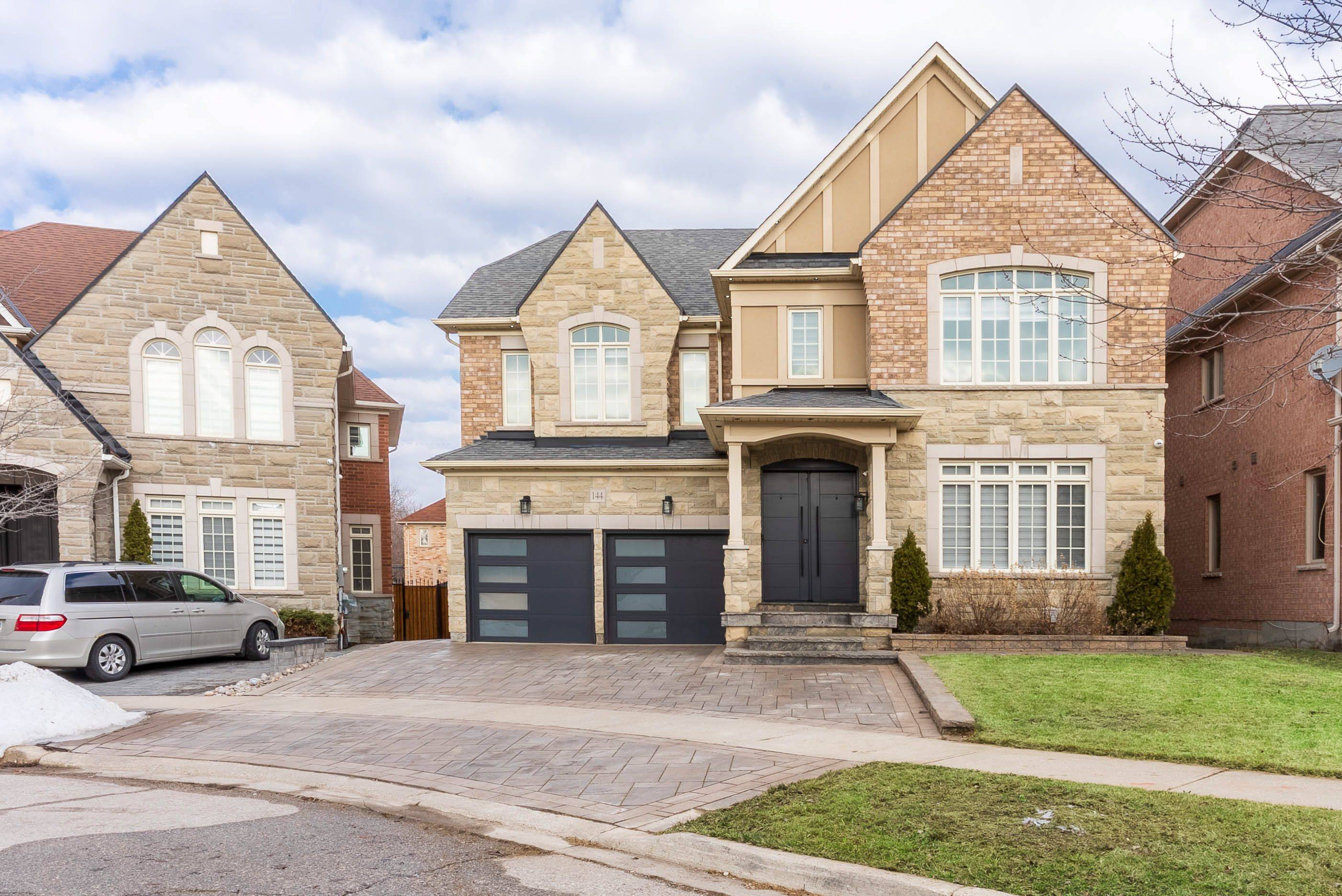 144 Bloomsbury AVE, Brampton, ON L6P 2X2