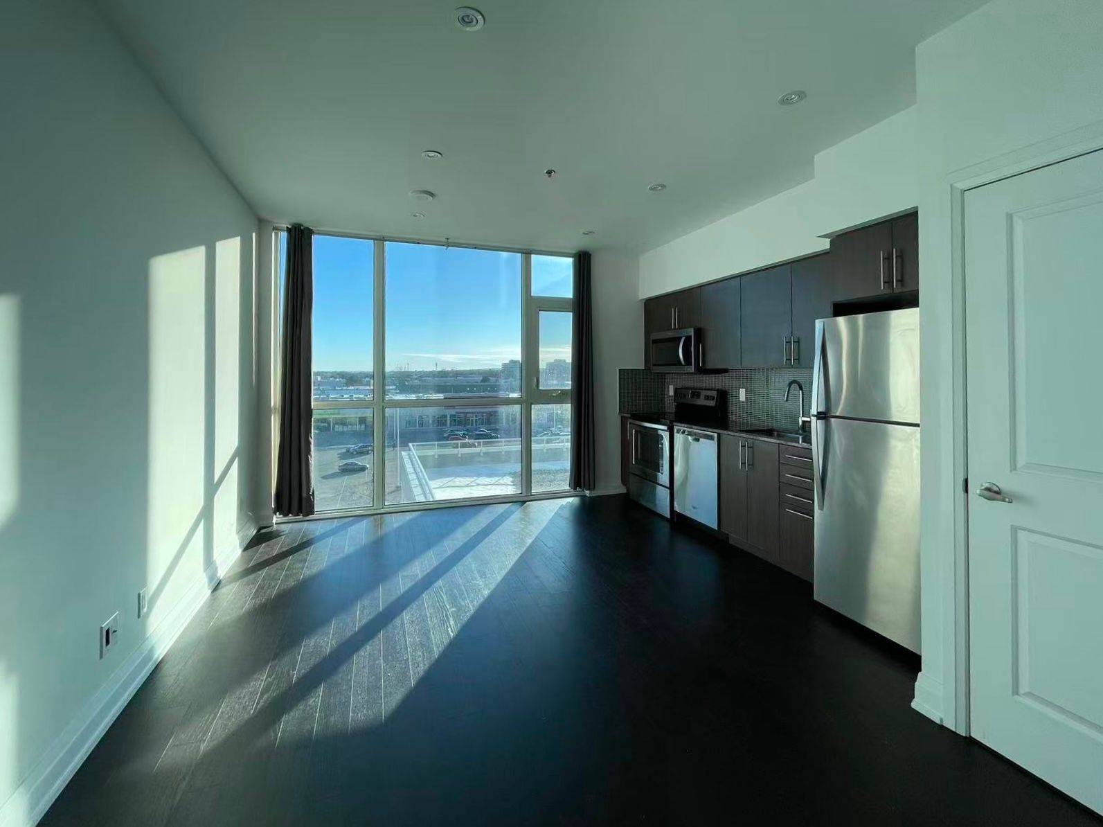 65 Speers RD #515, Oakville, ON L6K 0J1