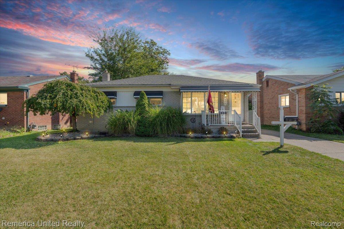 570 Cardwell ST, Garden City, MI 48135