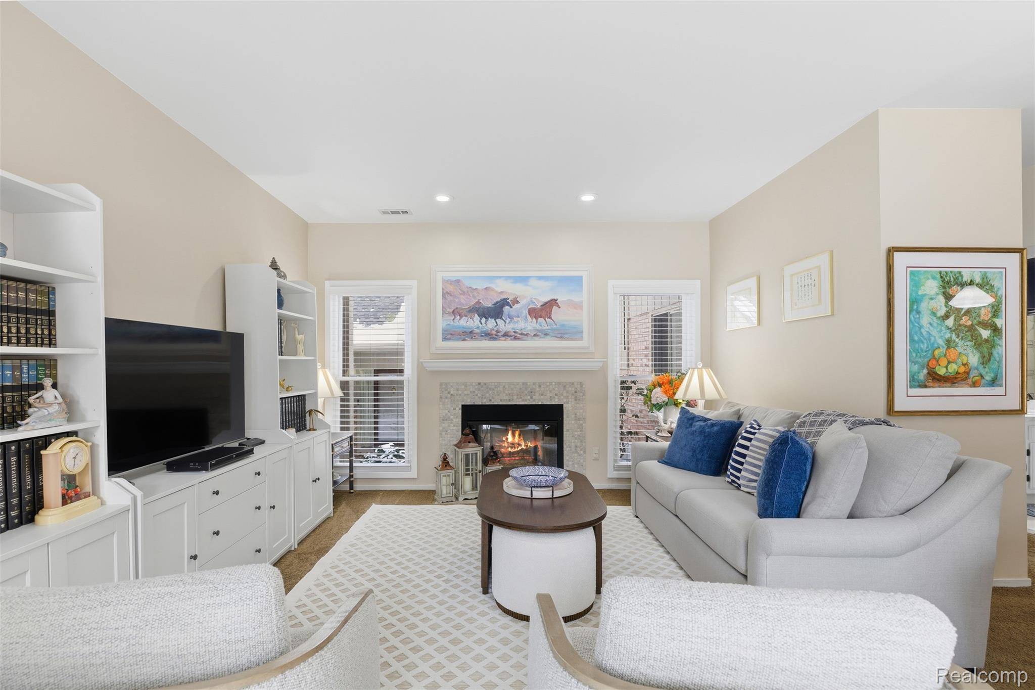 29325 Laurel DR, Farmington Hills, MI 48331