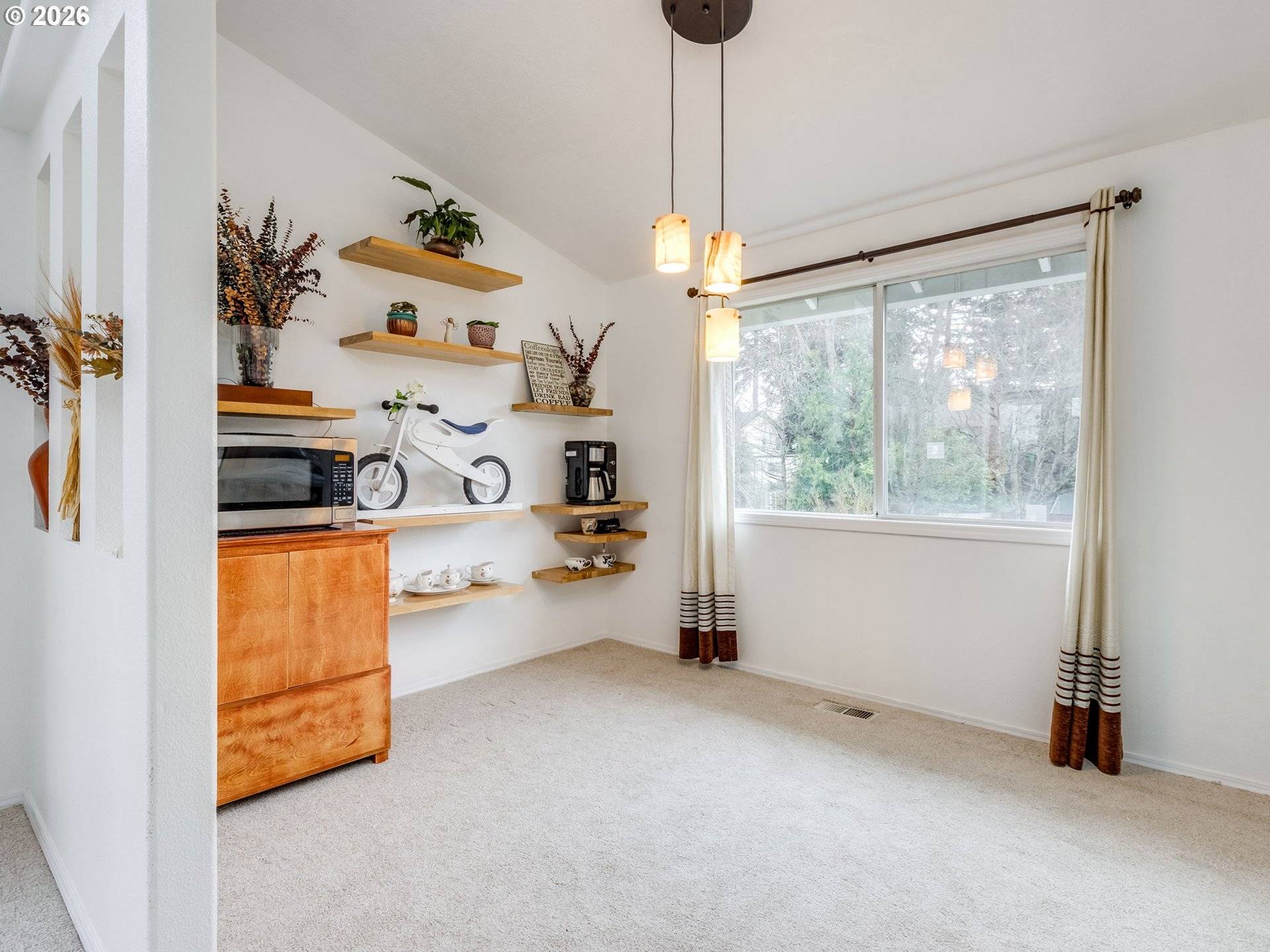 204 CRESTWOOD ST, Fairview, OR 97024