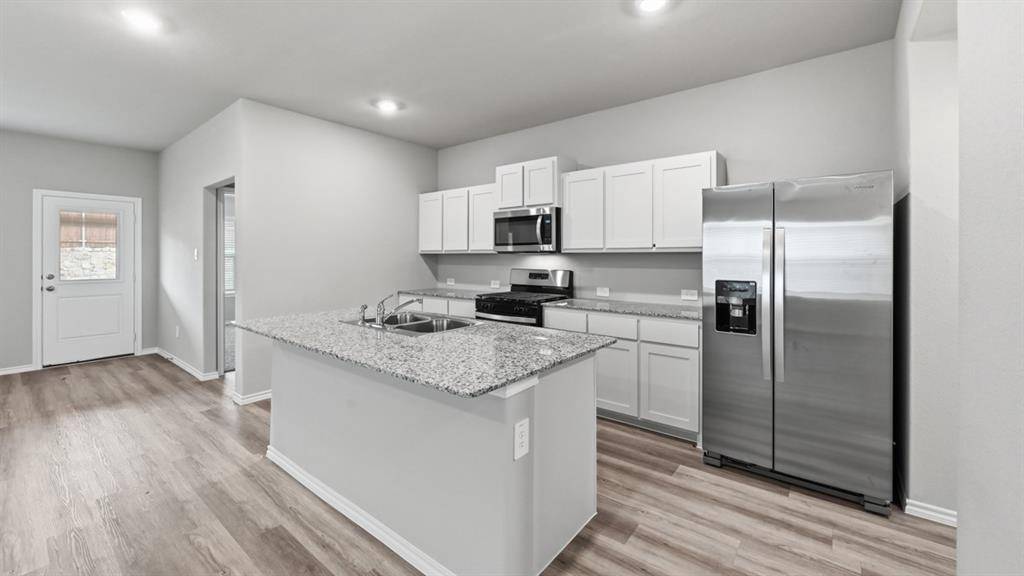 1912 CHEROKEE Lane, Cleburne, TX 76033