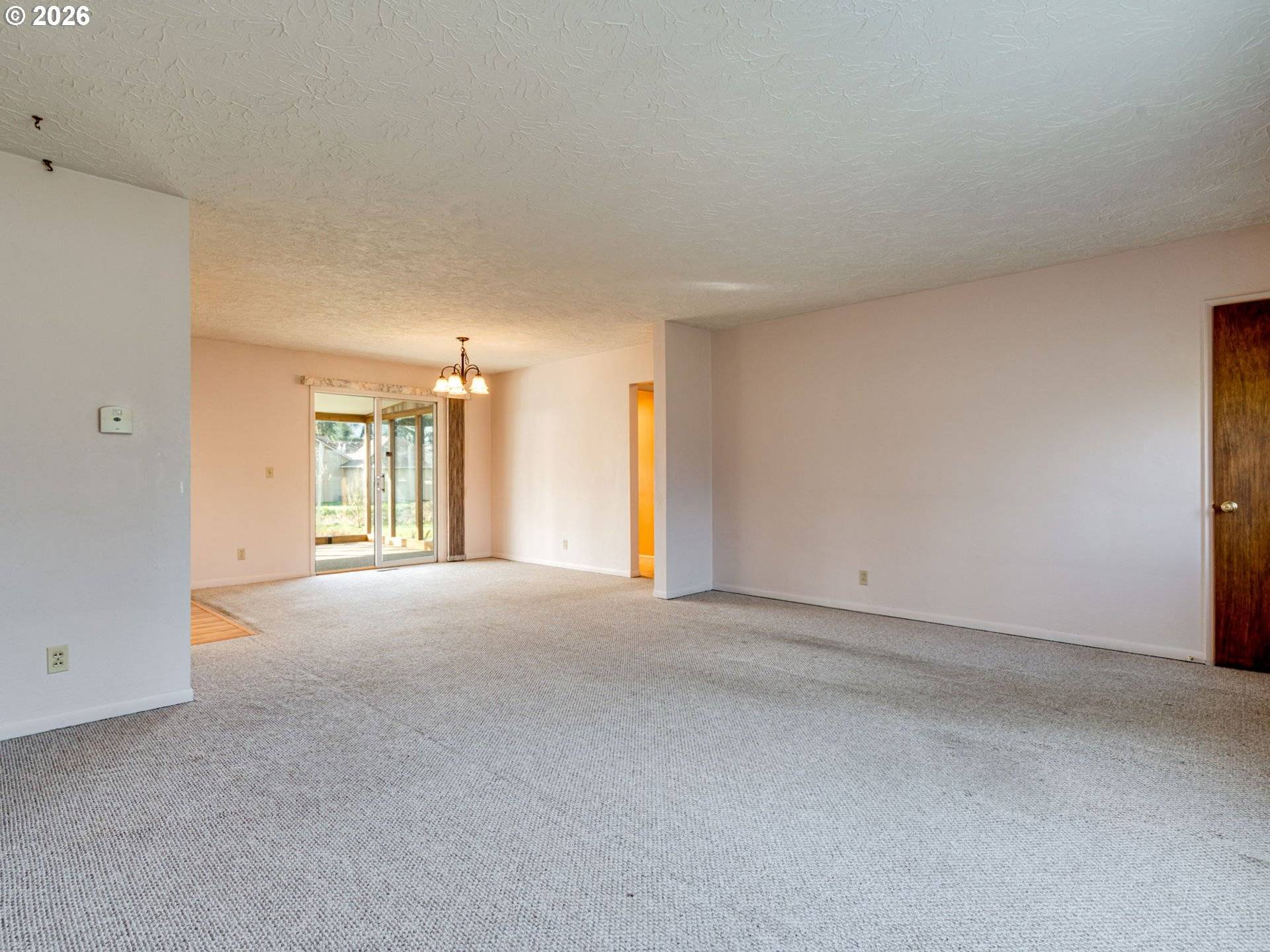 2375 E ELLENDALE AVE, Dallas, OR 97338