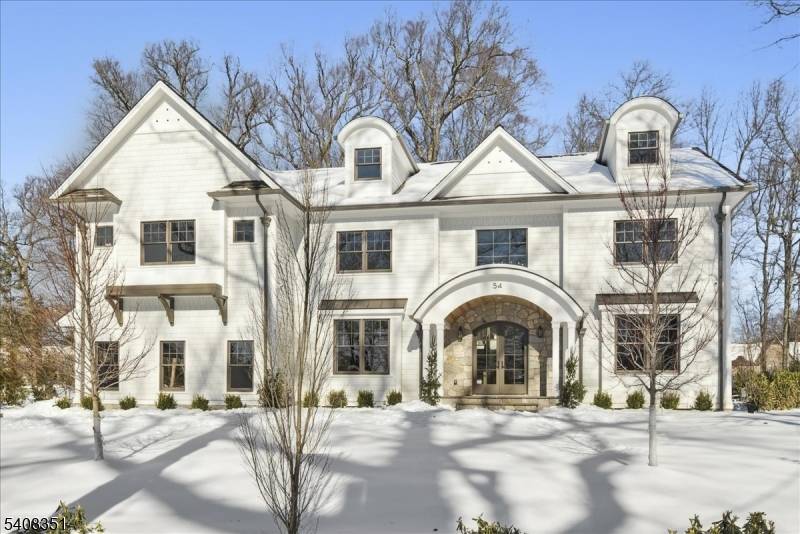 54 Midwood Ter, Madison Boro, NJ 07940