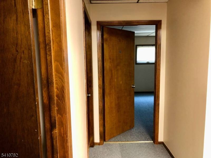 91 E Somerset St, Raritan Boro, NJ 08869