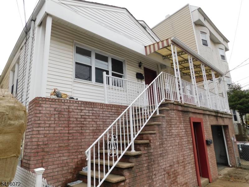 21 W 14Th St #2, Bayonne City, NJ 07002