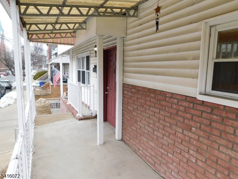 21 W 14Th St #2, Bayonne City, NJ 07002