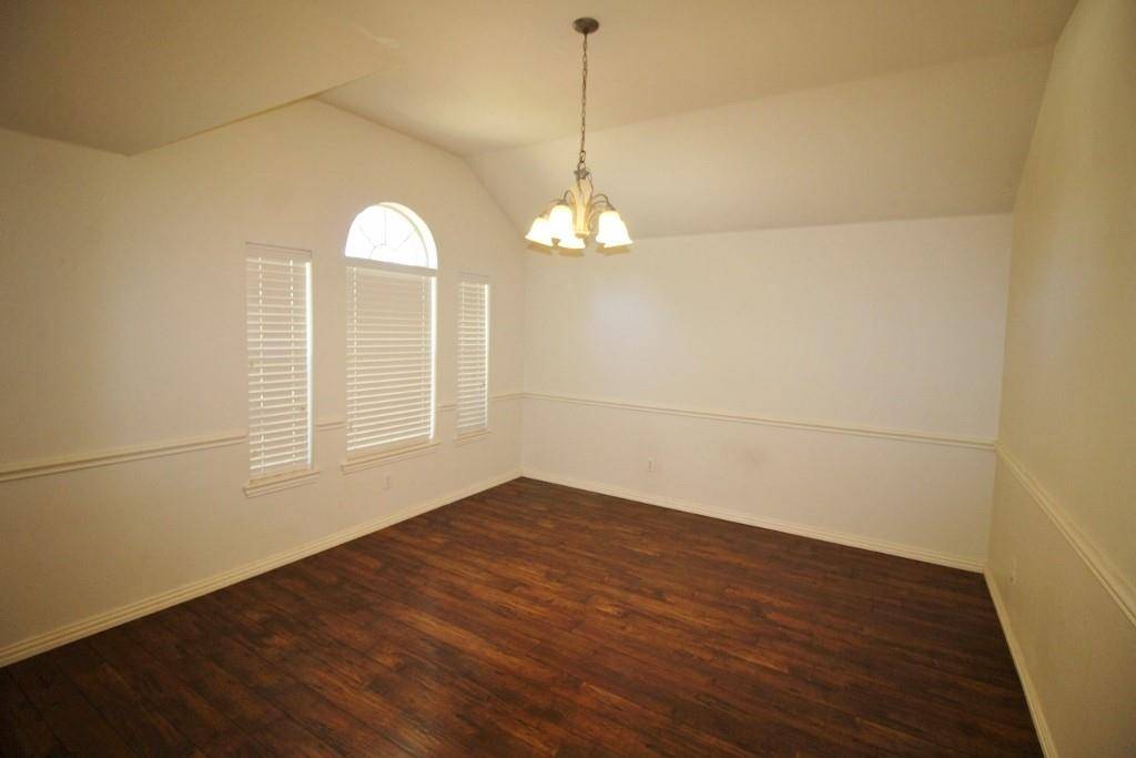 5316 Lake Gardens Drive, Grand Prairie, TX 75052