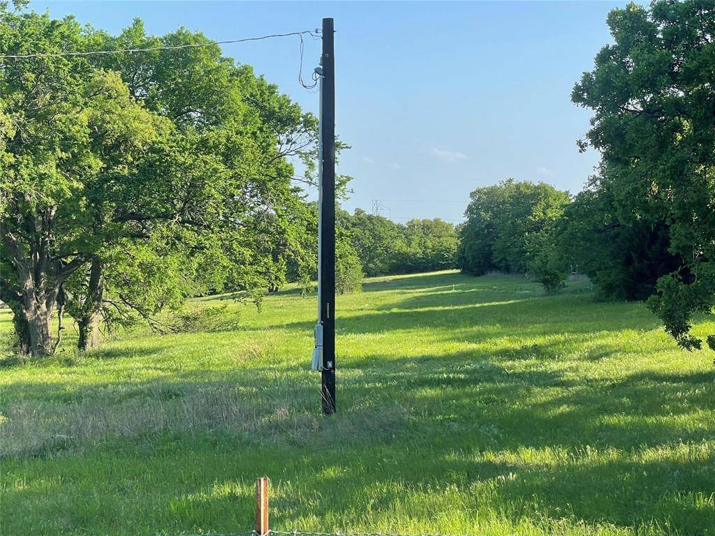 858 County Road 2395, Alvord, TX 76225