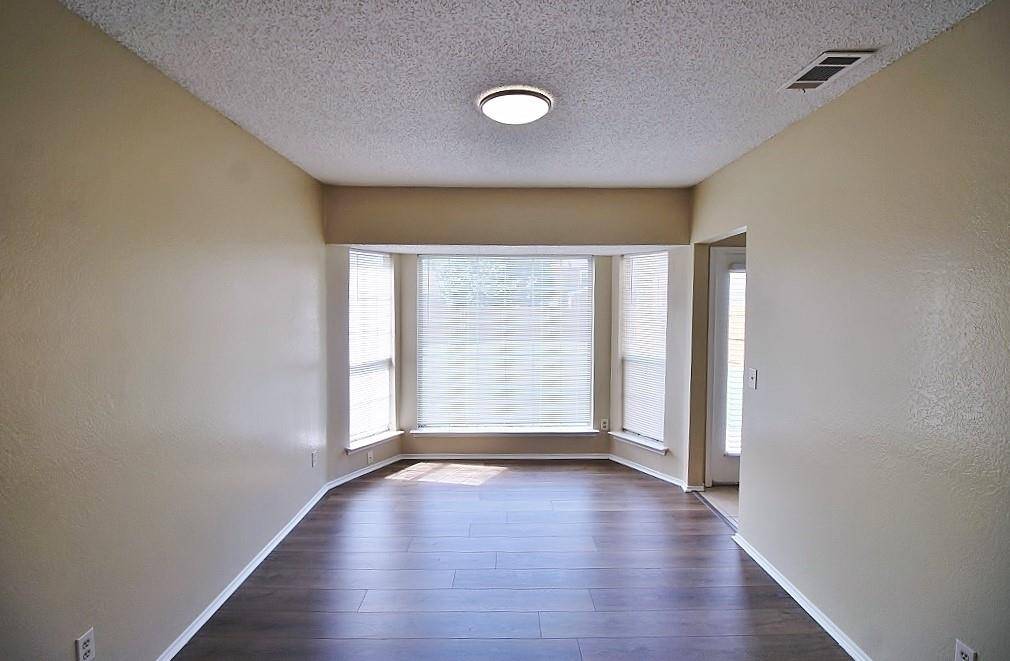 311 Pemberton Place, Cedar Hill, TX 75104