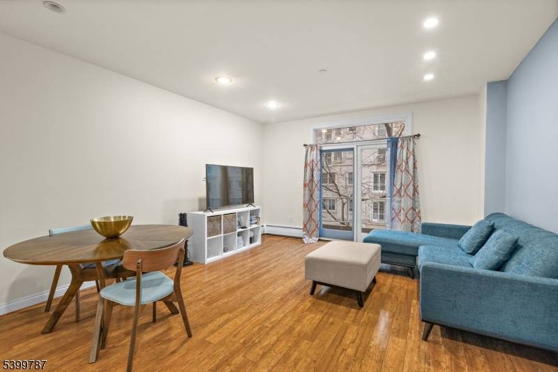 207-31 Shearwater Ct West #31, Jersey City, NJ 07305