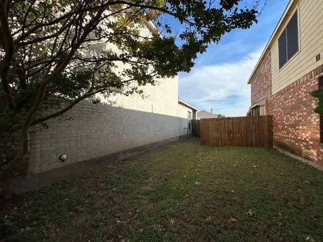 212 Paradise Way, Red Oak, TX 75154