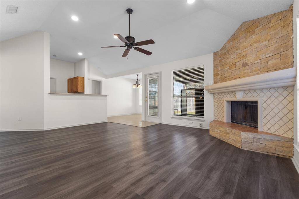 812 Bentle Street, Cedar Hill, TX 75104