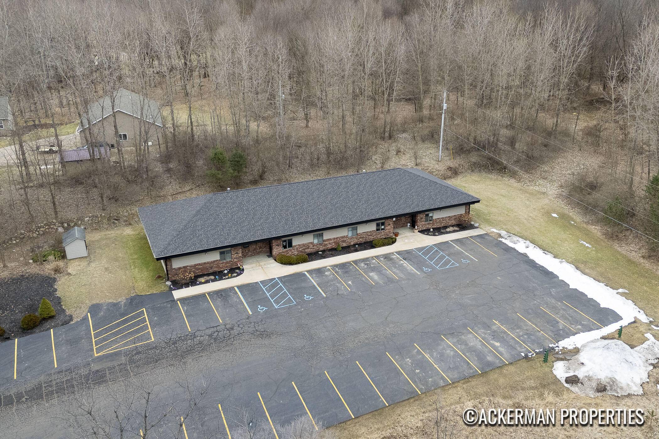 450 Meadow Run DR, Hastings Twp, MI 49058