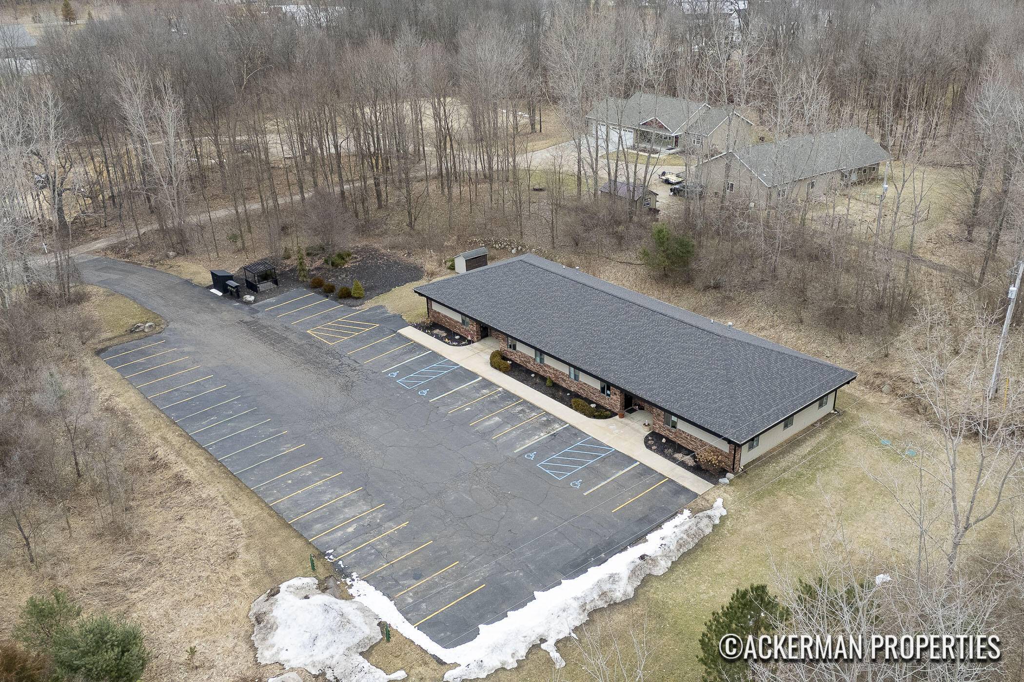 450 Meadow Run DR, Hastings Twp, MI 49058