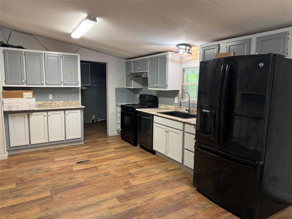 21179 STANDRIDGE E, Atoka, OK 72525