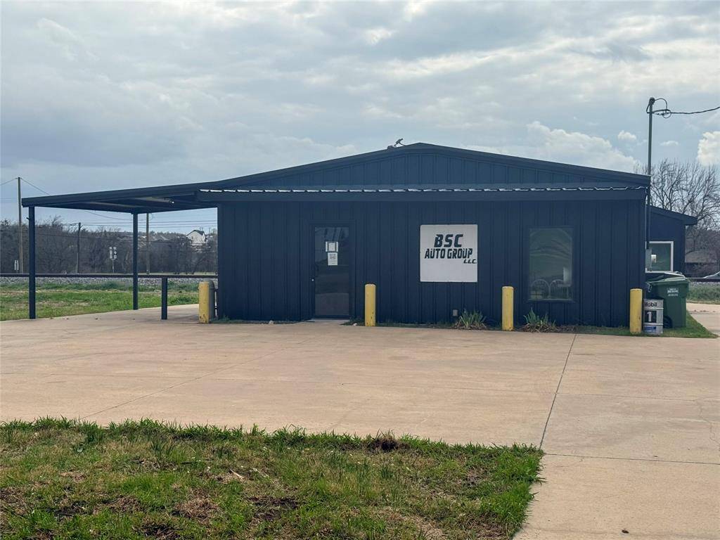 300 E Railroad Avenue, Godley, TX 76044