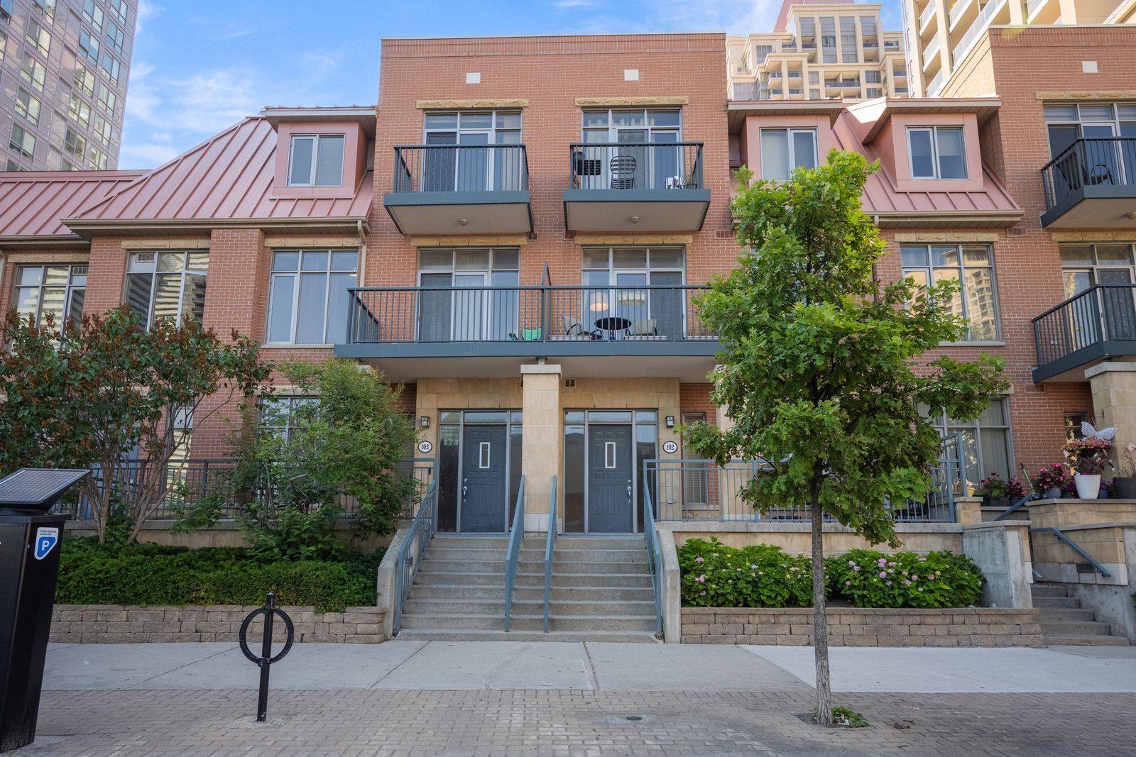 320 City Centre DR #Gv202, Mississauga, ON L5B 4P8