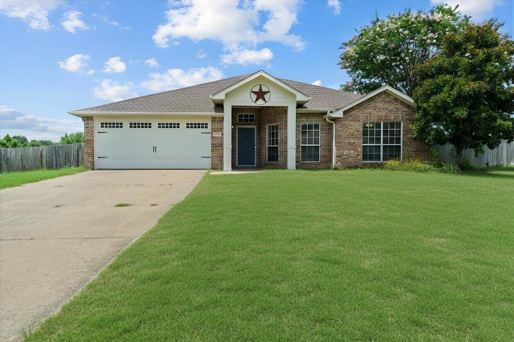 833 Greenwood Circle, Lindale, TX 75771