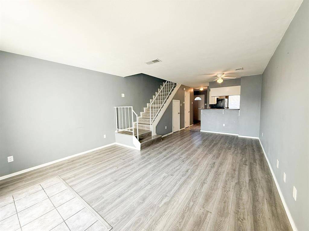 9510 Olde Towne Row, Dallas, TX 75227