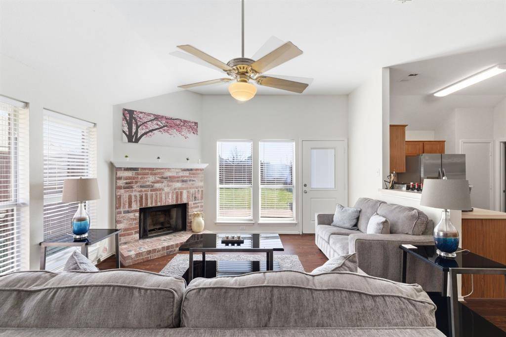 1302 Old Knoll Drive, Wylie, TX 75098