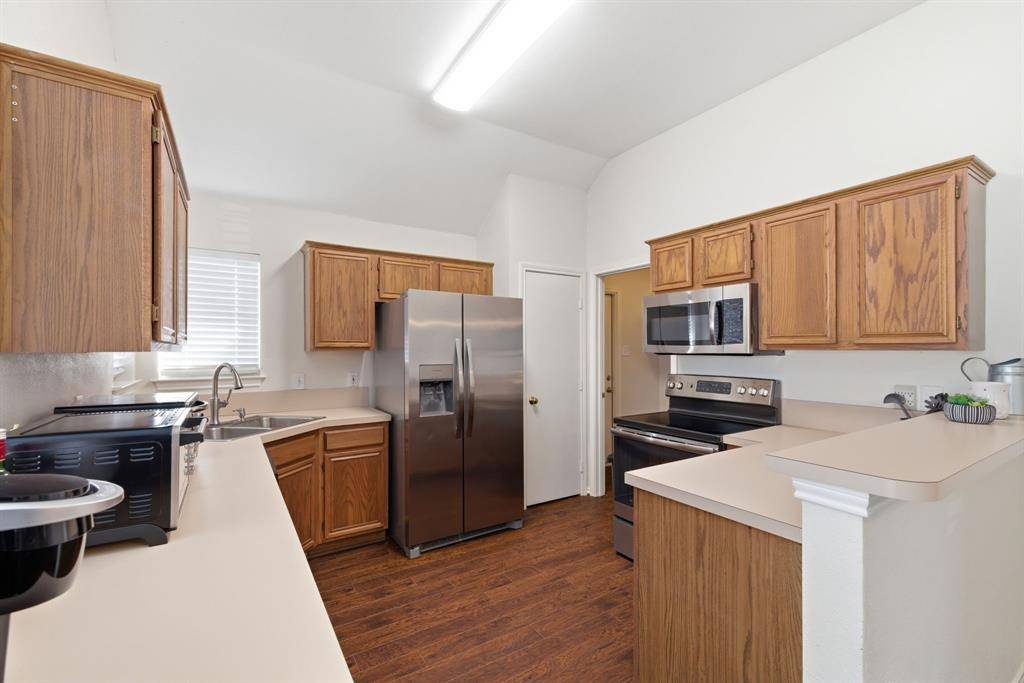 1302 Old Knoll Drive, Wylie, TX 75098