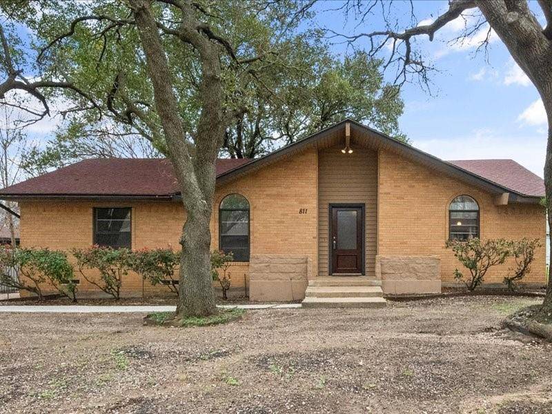 811 Green Pastures Drive, Cedar Hill, TX 75104