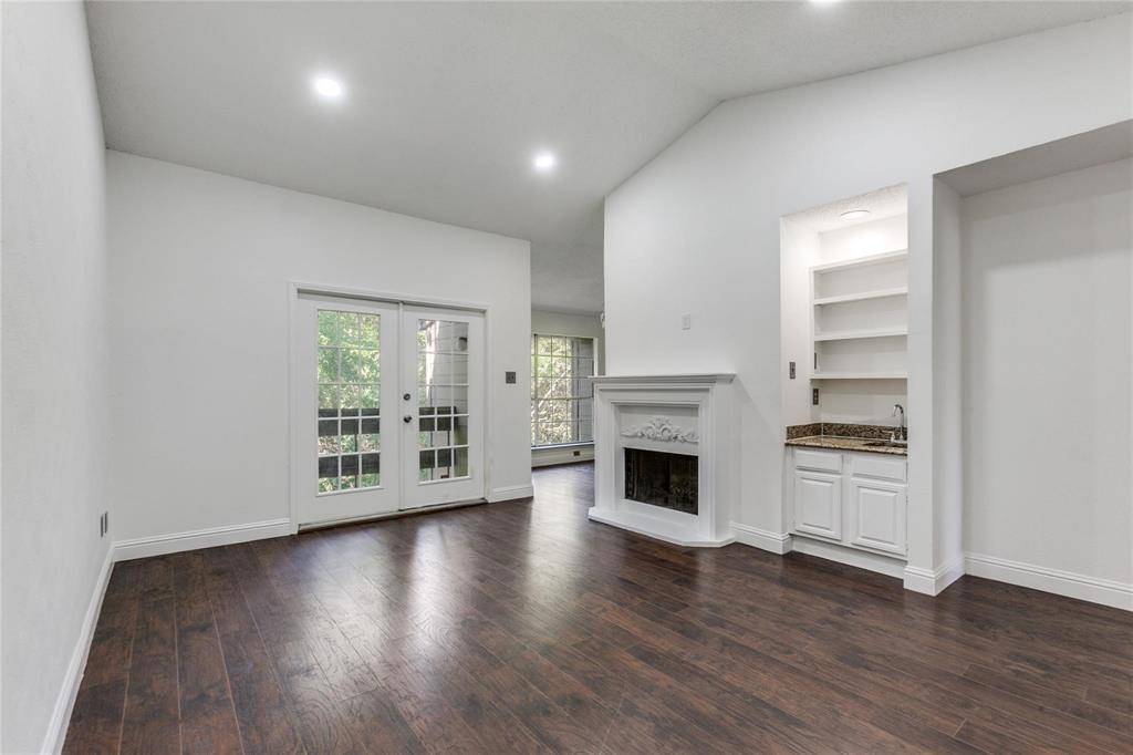 9801 Royal Lane #806, Dallas, TX 75231